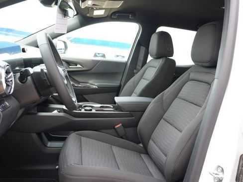 New 2026 Chevrolet Equinox LT image 17