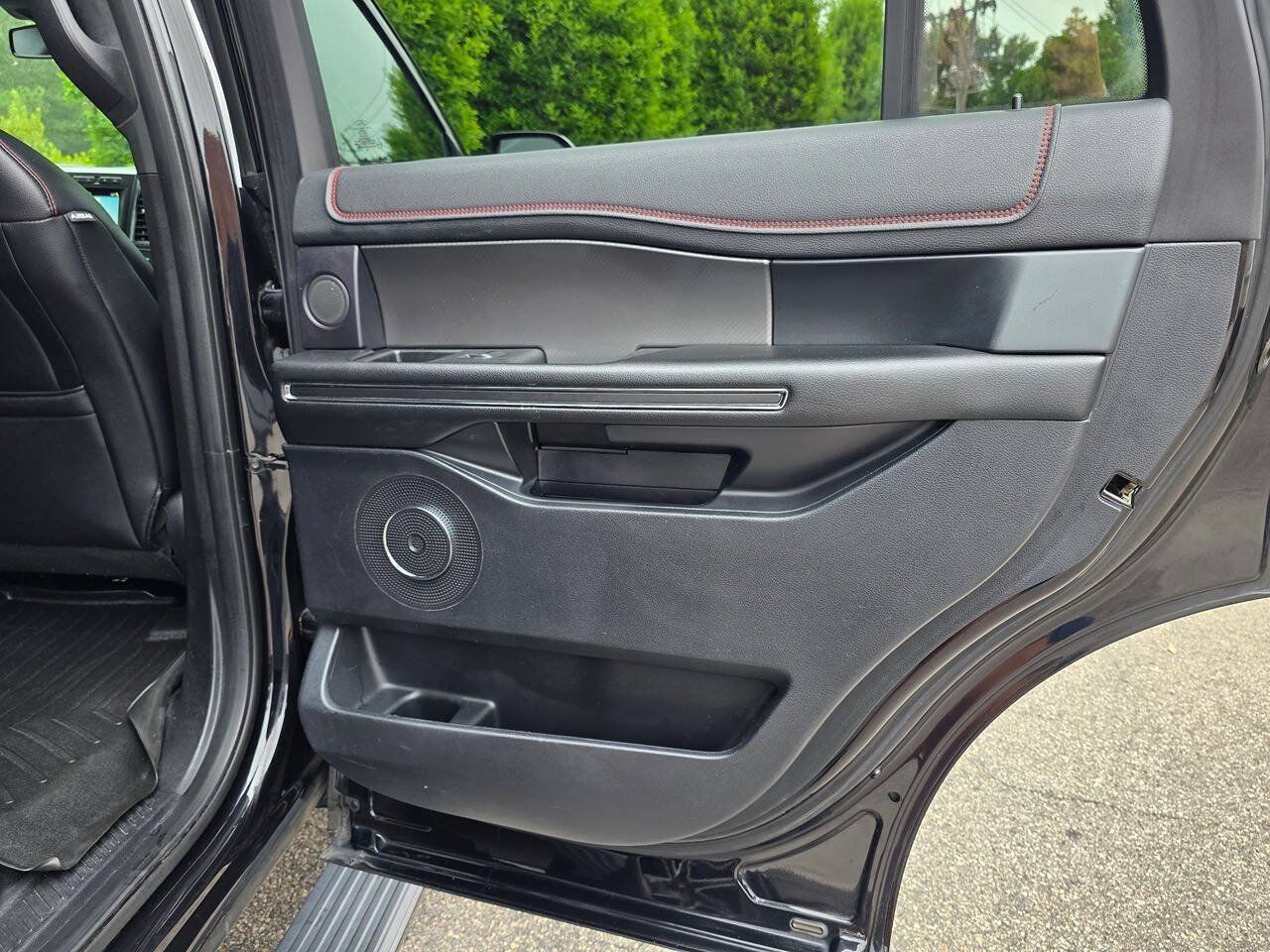 Used 2019 Ford Expedition Limited w/ Equipment Group 303A AWD/4WD image 41