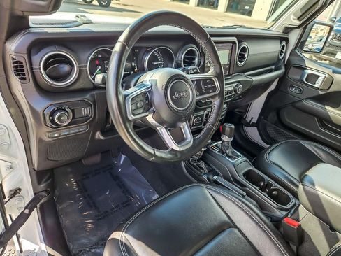 Used 2023 Jeep Wrangler Unlimited Sahara w/ Cold Weather Group AWD/4WD image 9