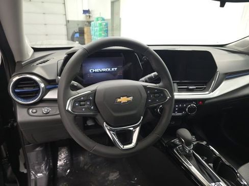 New 2026 Chevrolet Trax LT w/ Sunroof Package image 11