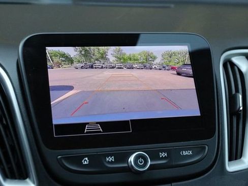 Used 2024 Chevrolet Malibu LT FWD image 17