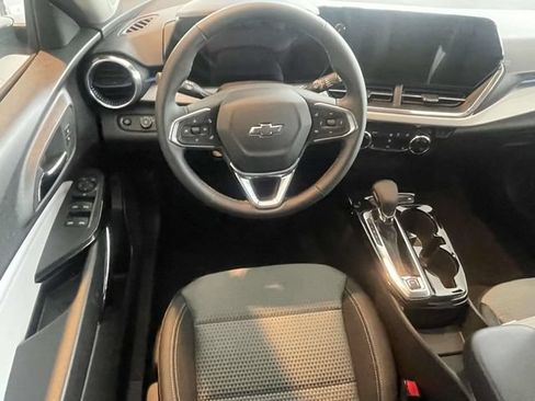 New 2026 Chevrolet Trax LT w/ Driver Confidence Package FWD image 14
