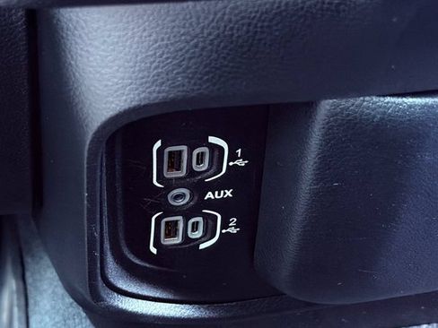 Used 2020 RAM 1500 Big Horn AWD/4WD image 35
