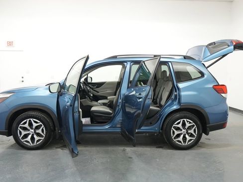 Used 2021 Subaru Forester Premium AWD/4WD image 26