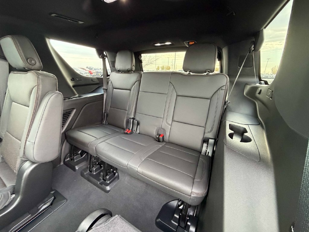 Used 2024 Chevrolet Tahoe High Country AWD/4WD image 22