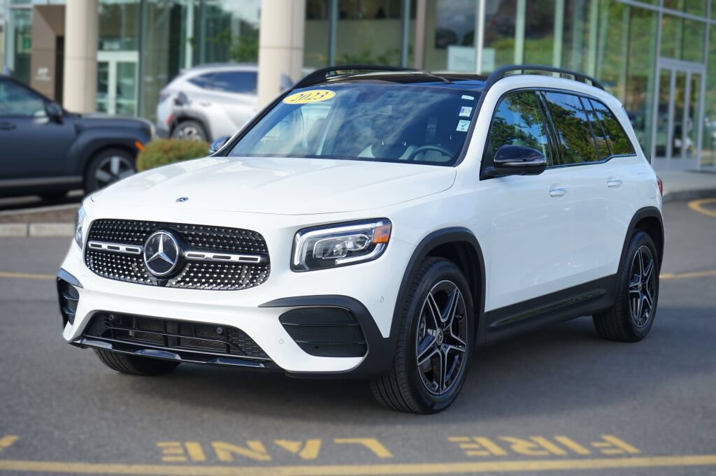 Used 2023 Mercedes-Benz GLB 250 4MATIC image 1