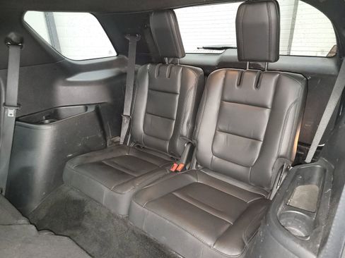 Used 2018 Ford Explorer XLT w/ Equipment Group 202A image 34