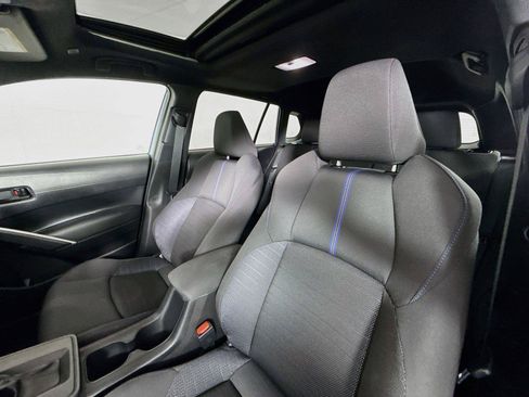 Used 2026 Toyota Corolla Cross AWD Hybrid w/ Moonroof Package image 3