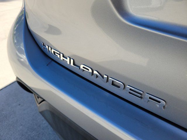 Used 2021 Toyota Highlander XLE AWD/4WD image 10