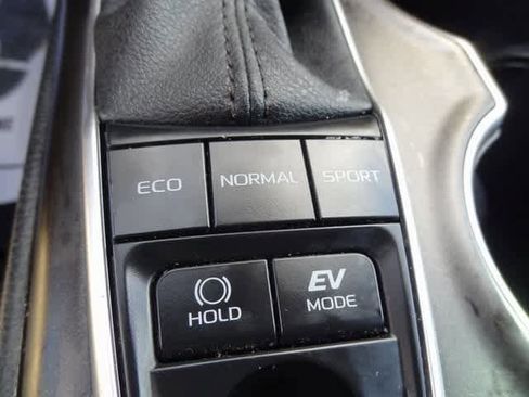 Used 2024 Toyota Camry XLE image 14