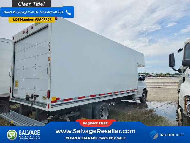 Used 2021 Chevrolet Express 3500 w/ Driver Convenience Package RWD image 4