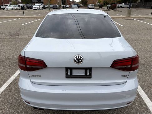 Used 2017 Volkswagen Jetta S image 34