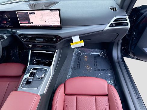 Used 2025 BMW 230i Coupe w/ Convenience Package image 17