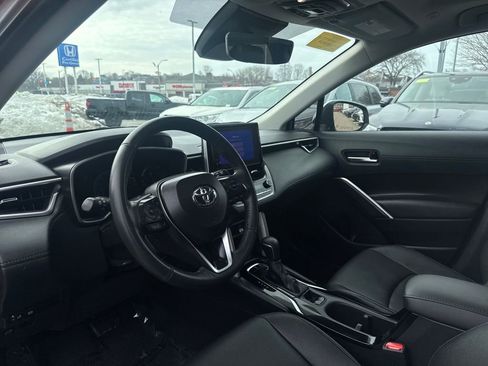 Used 2024 Toyota Corolla Cross XLE w/ Convenience Package image 15