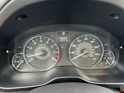 Used 2011 Subaru Legacy 2.5i Limited image 16