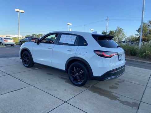 Used 2024 Honda HR-V Sport image 8