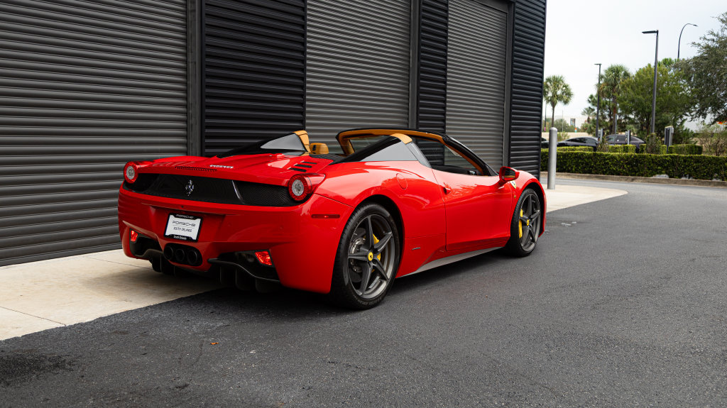 Used 2015 Ferrari 458 Spider RWD image 4