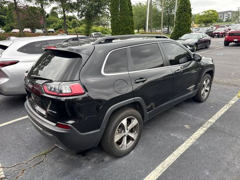 Used 2022 Jeep Cherokee Limited AWD/4WD image 3