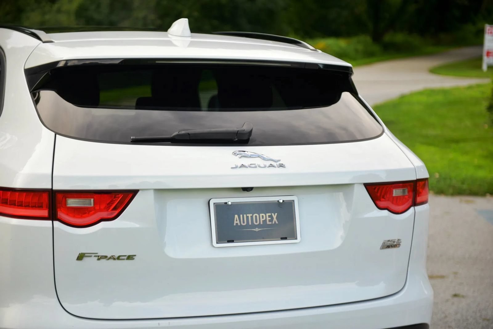 Used 2018 Jaguar F-PACE Premium AWD/4WD image 23