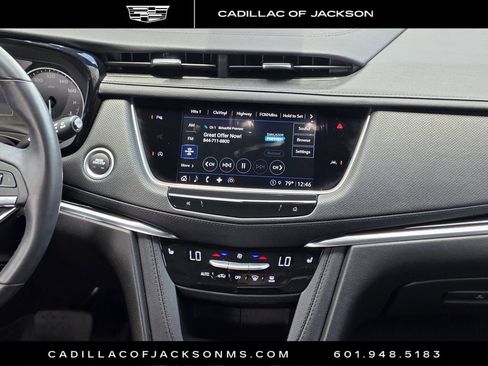 Certified 2025 Cadillac XT6 Luxury FWD image 11