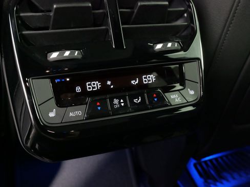 Used 2023 BMW iX xDrive50 w/ Premium Package AWD/4WD image 36
