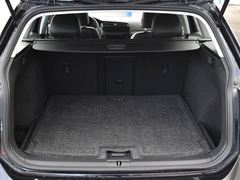 Used 2019 Volkswagen Golf Alltrack SE image 9