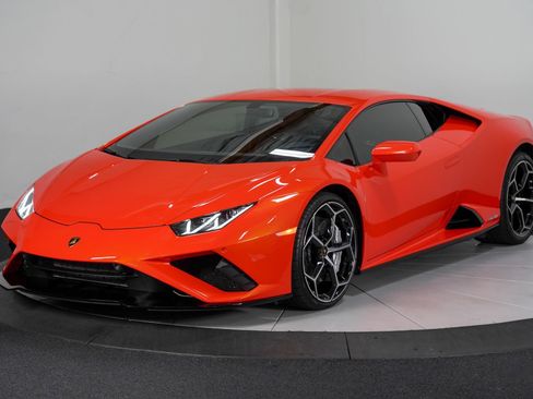 Used 2020 Lamborghini Huracan EVO RWD image 7