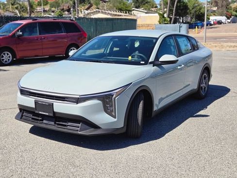 New 2026 Kia K4 FWD image 12