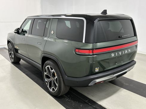 Used 2024 Rivian R1S Adventure AWD/4WD image 3