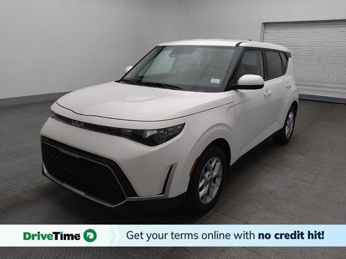 Used 2025 Kia Soul LX image 1