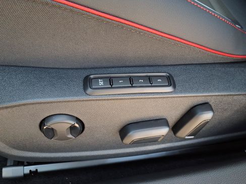 New 2026 Volkswagen GTI SE FWD image 15