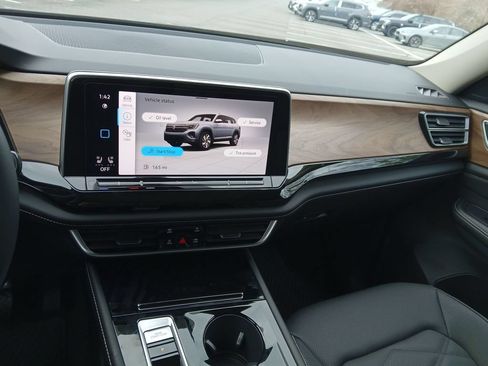 New 2026 Volkswagen Atlas SE FWD image 17