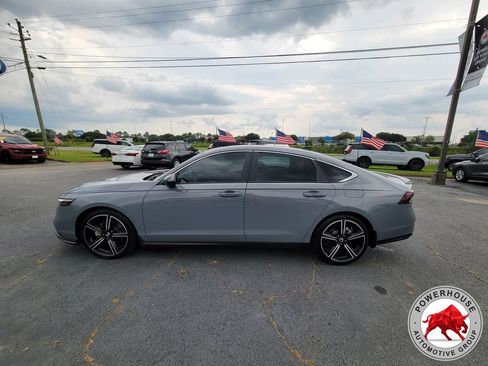 Used 2023 Honda Accord Sport image 2