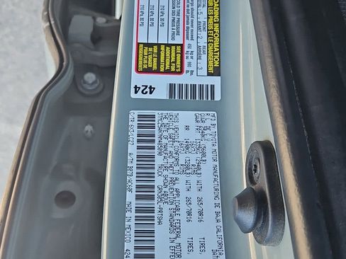 Used 2022 Toyota Tacoma TRD Off-Road w/ TRD Premium Off Road Package image 21