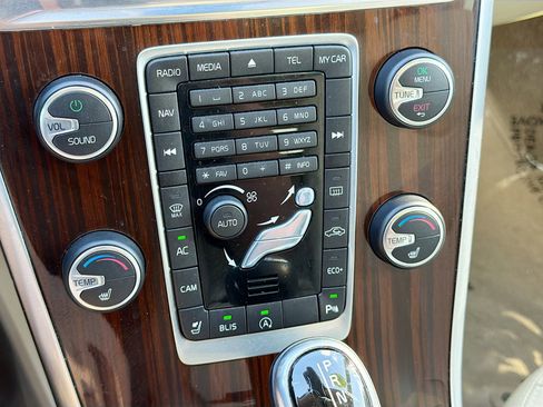 Used 2015 Volvo XC60 T5 Platinum image 33