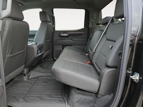 New 2026 GMC Sierra 1500 SLT image 10