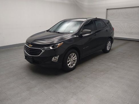 Used 2019 Chevrolet Equinox LS FWD image 2