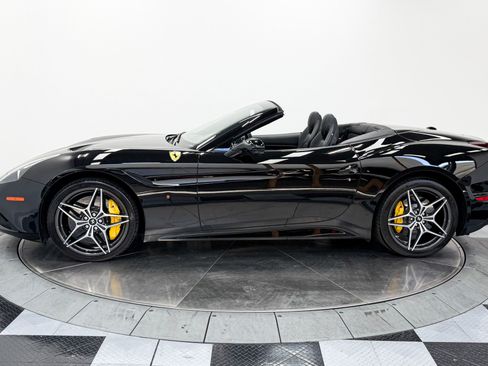 Used 2016 Ferrari California T RWD image 6