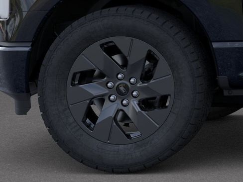 New 2025 Ford F150 Lightning Lariat image 19