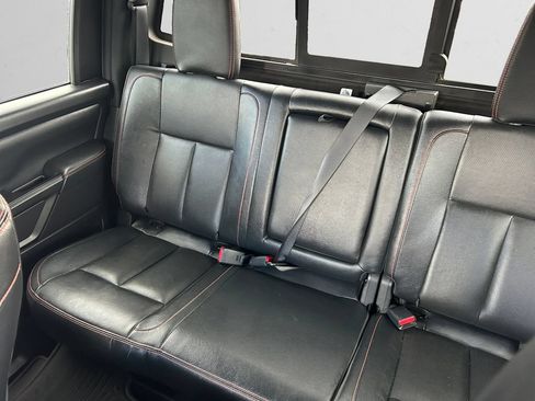Used 2020 Nissan Titan PRO-4X w/ Pro-4x Convenience Package AWD/4WD image 15