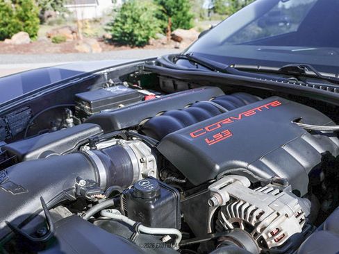 Used 2010 Chevrolet Corvette Coupe w/ 1LT RWD image 19