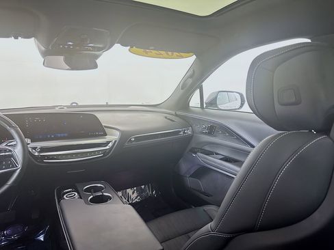 Used 2024 Cadillac Lyriq Luxury image 26