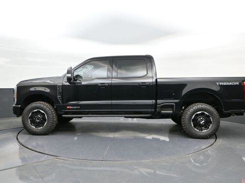 New 2026 Ford F250 Platinum w/ Tremor Off-Road Package image 21