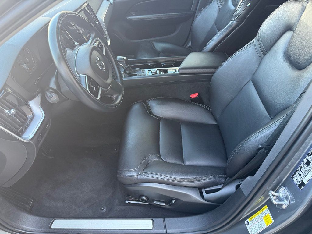 Used 2020 Volvo V60 T5 Cross Country AWD/4WD image 9