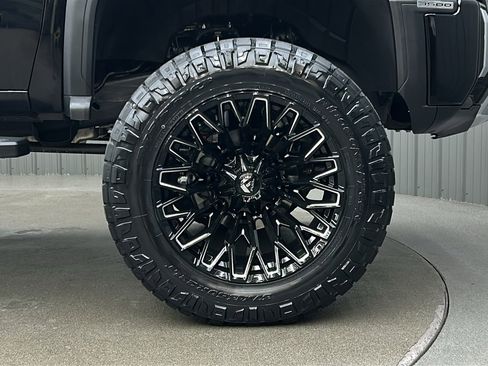 Used 2025 GMC Sierra 3500 Denali w/ Denali Reserve Package image 10