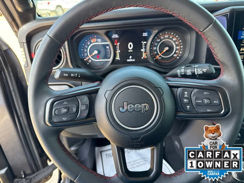 Certified 2025 Jeep Wrangler Unlimited Rubicon AWD/4WD image 8