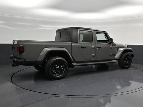 Used 2022 Jeep Gladiator Sport AWD/4WD image 3
