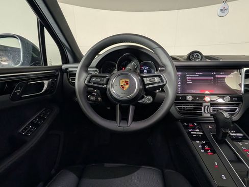 New 2026 Porsche Macan image 22