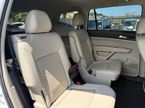 Certified 2023 Volkswagen Atlas SEL R-Line AWD/4WD image 23
