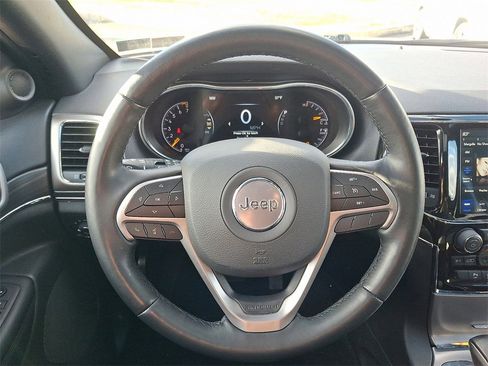 Used 2022 Jeep Grand Cherokee Limited image 21